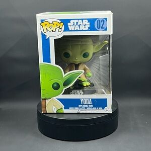 Funko Pop! Yoda Vinyl Figure - Green and Brown